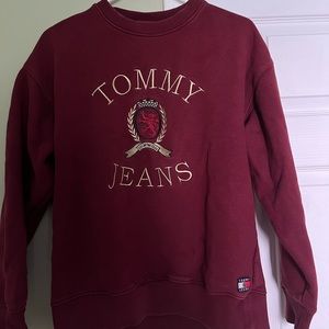 Vintage Tommy Hilfiger Crew Neck- SIZE SMALL.